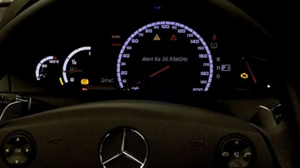 CANbus und BEL STiR Plus Radarwarner - Mercedes Benz Infotainment Anzeige